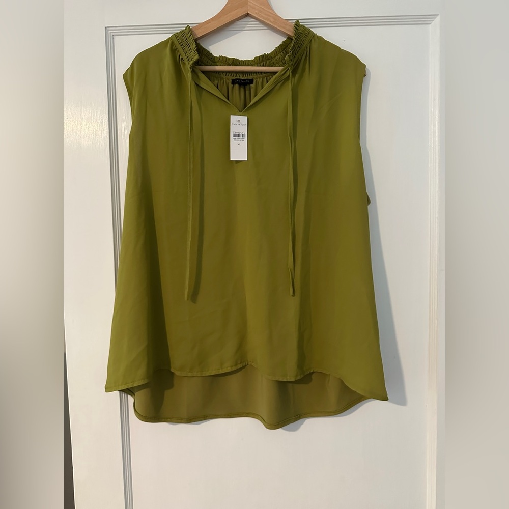 Olive green NWT Ann Taylor sleeveless blouse NWT Size XL